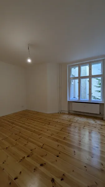 2-Zimmer-Altbauwohnung am S-Bhf. Hermannstraße sucht neue Mieter — photo 1